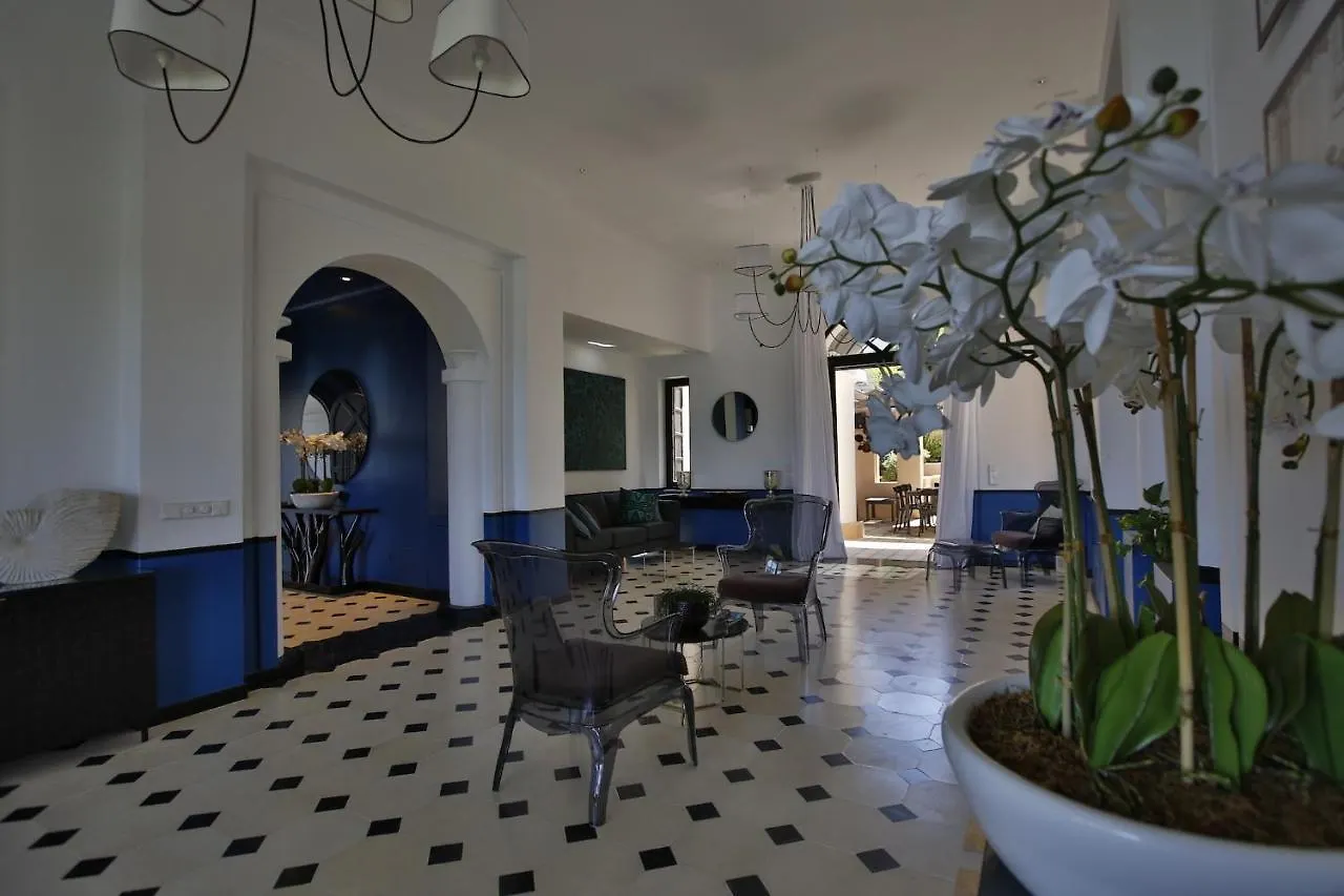 Cliff-Top Villa Can Icarus: Beachfront Ibiza Retreat Sant Josep de sa Talaia