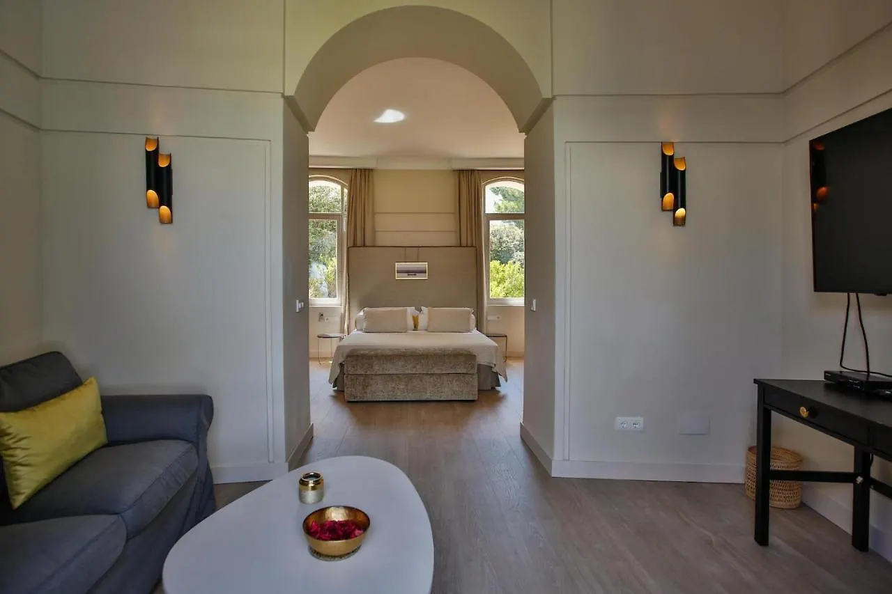 Cliff-Top Villa Can Icarus: Beachfront Ibiza Retreat Sant Josep de sa Talaia