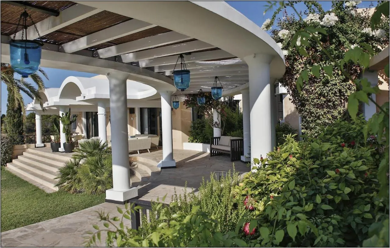 Cliff-Top Villa Can Icarus: Beachfront Ibiza Retreat Sant Josep de sa Talaia